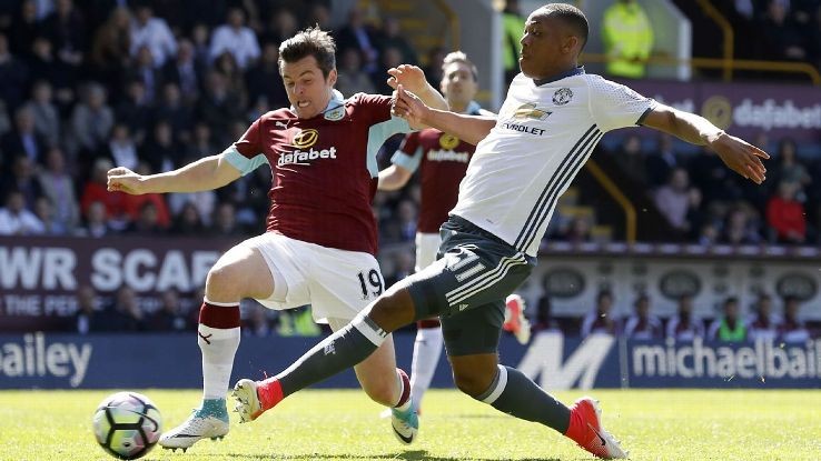 Sốc: Bị cấm thi đấu 18 tháng, Joey Barton tuyên bố giải nghệ - Bóng Đá