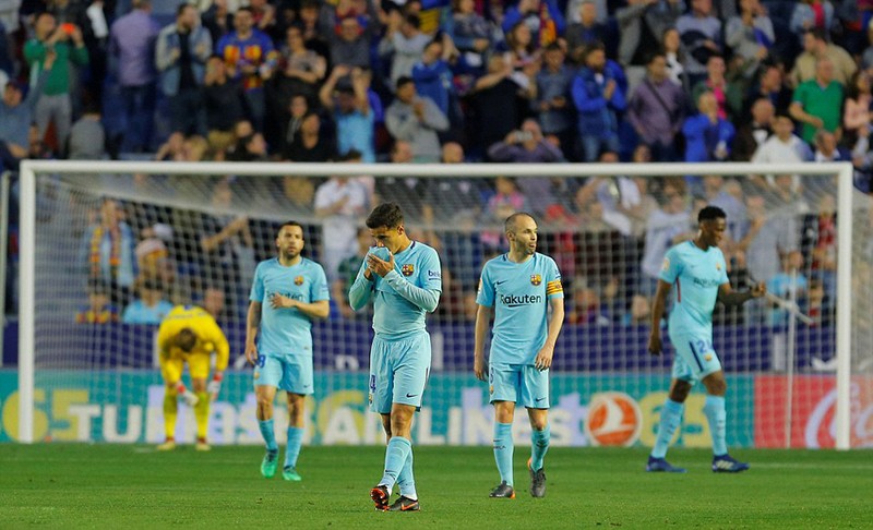 Mất kỷ lục bất bại tại La Liga, Barcelona bị fan Việt “ném đá” tơi bời - Bóng Đá