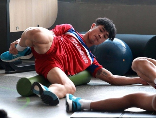 Đọ body vạm vỡ của Đặng Văn Lâm, Bùi Tiến Dũng và các đồng đội - Bóng Đá