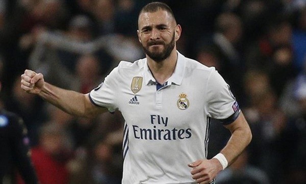 Bị chê “quá già”, Benzema mắng chủ tịch Napoli là “điên” - Bóng Đá