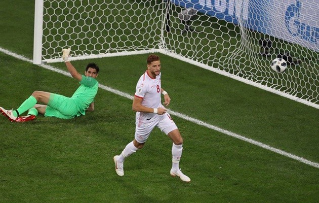 Tiền vệ ĐT Tunisia đi vào lịch sử World Cup - Bóng Đá