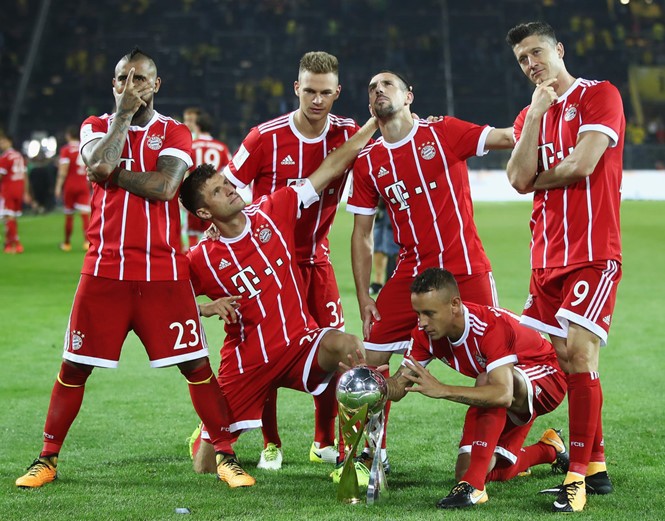 Top 10 CLB giá trị nhất châu Âu: Man Utd bỏ xa Real Madrid - Bóng Đá