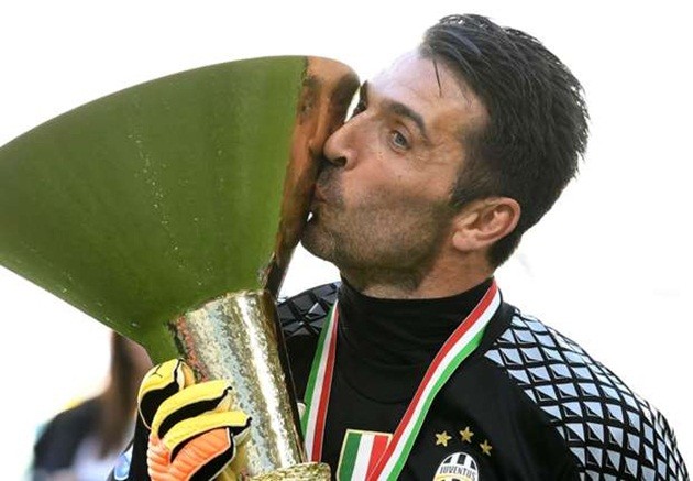 Buffon là người xứng đáng nhất với Quả bóng vàng - Bóng Đá