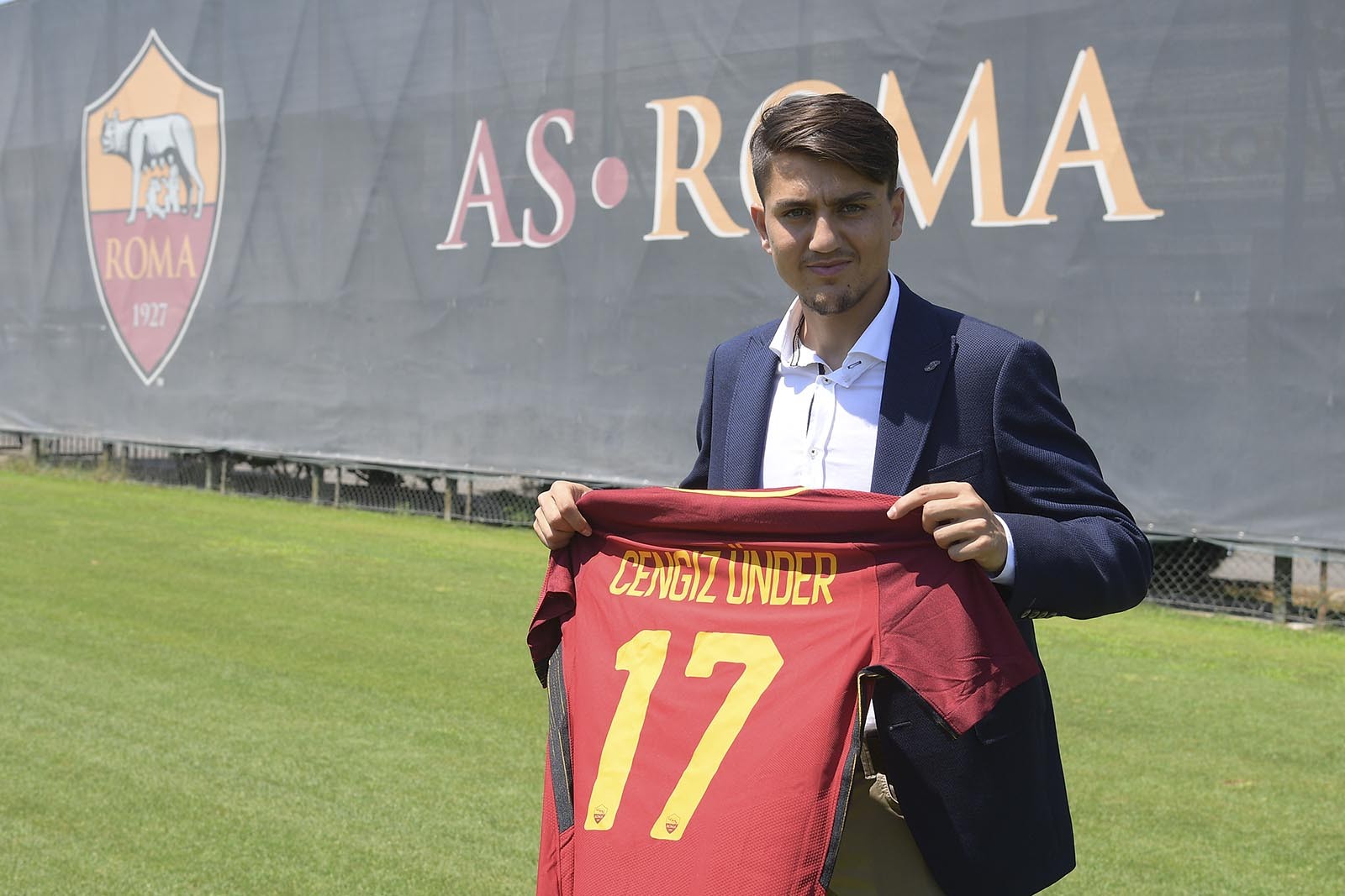 CHÍNH THỨC: Roma chiêu mộ thành công Cengiz Under - Bóng Đá