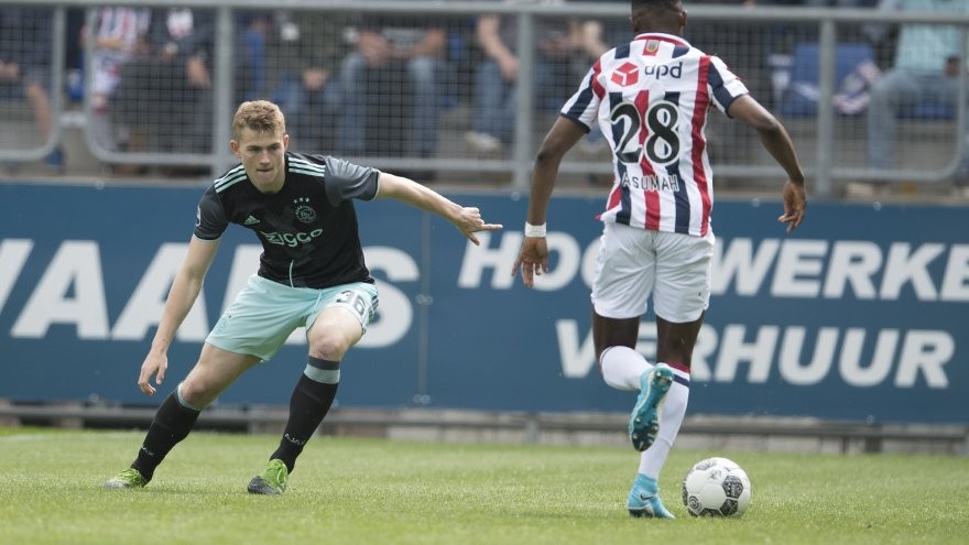 NÓNG: Ajax mất chức vô địch Hà Lan vì... Dirt Kuyt - Bóng Đá