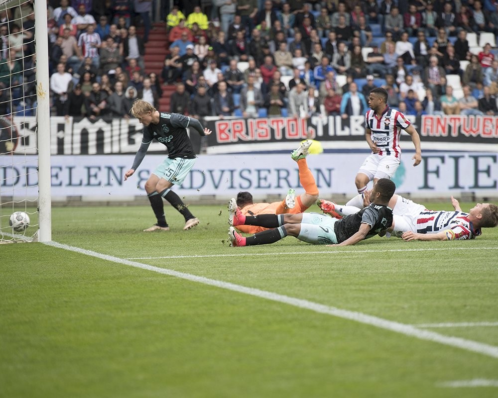 NÓNG: Ajax mất chức vô địch Hà Lan vì... Dirt Kuyt - Bóng Đá
