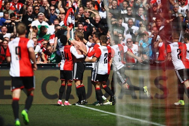 Chùm ảnh: Vô địch Hà Lan, Feyenoord kết thúc 18 năm mòn mỏi - Bóng Đá