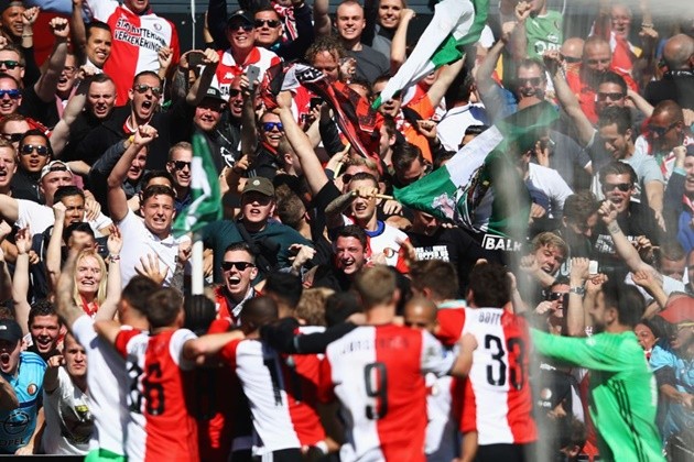 Chùm ảnh: Vô địch Hà Lan, Feyenoord kết thúc 18 năm mòn mỏi - Bóng Đá
