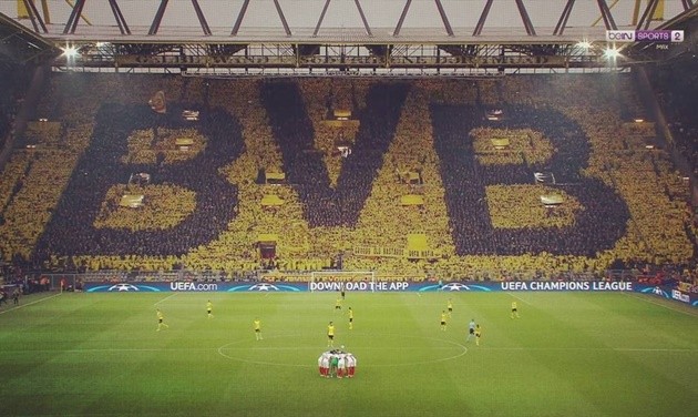 Chùm ảnh: Hành động đẹp của CĐV Dortmund sau khủng bố - Bóng Đá