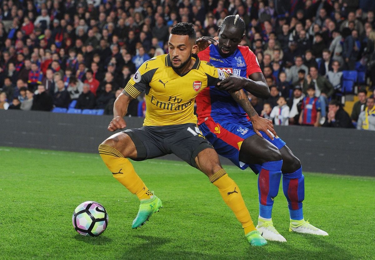 Wenger giận dữ vì học trò 