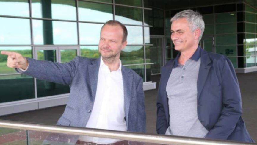 Ed Woodward bị Mourinho chỉ trích sau ngày khai màn Ngoại hạng Anh - Bóng Đá