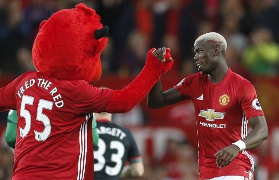 Fred có gì hơn các tiền vệ trung tâm của Man Utd? - Bóng Đá