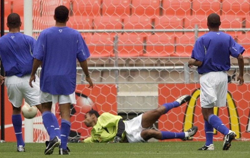 Điểm danh những cầu thủ “số nhọ” nhất trong lịch sử World Cup - Bóng Đá