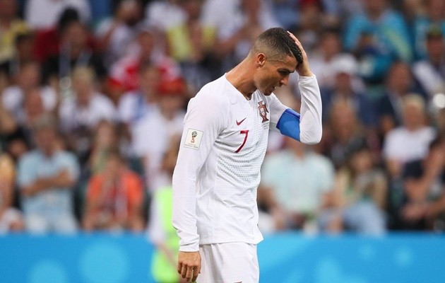 TIẾT LỘ: Ronaldo 'chỉ đạo' các đồng đội trong đường hầm như Messi - Bóng Đá