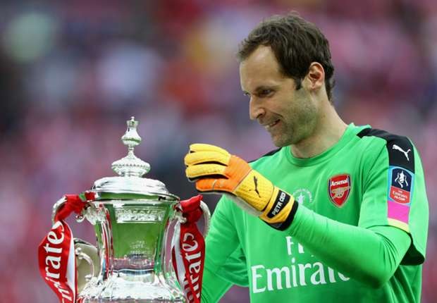 Cech lần thứ 11 được vinh danh tại quê nhà - Bóng Đá
