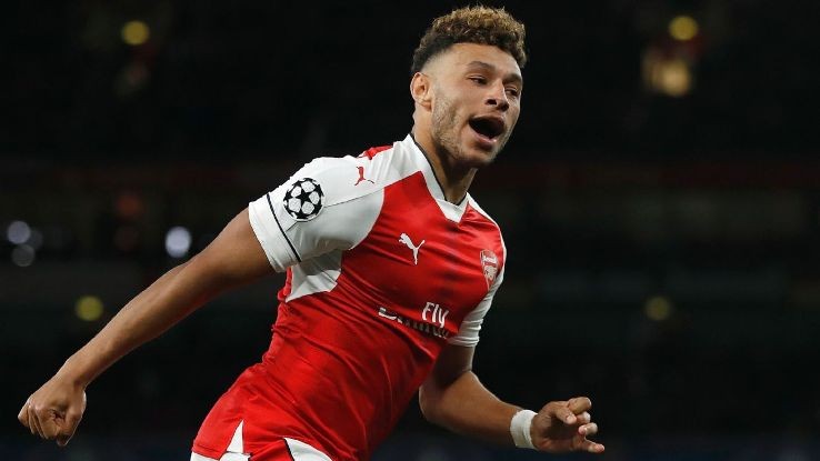 Michael Owen khuyên Liverpool đừng mua Chamberlain - Bóng Đá