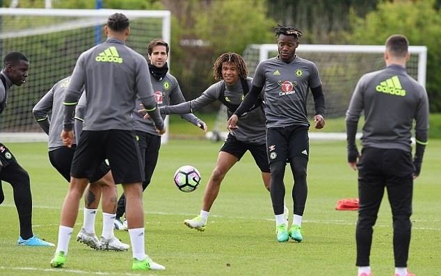 Ảnh tập luyện Chelsea - Bóng Đá