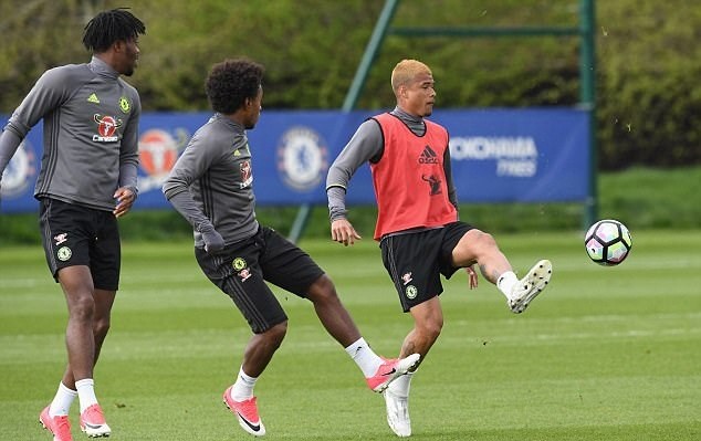 Ảnh tập luyện Chelsea - Bóng Đá