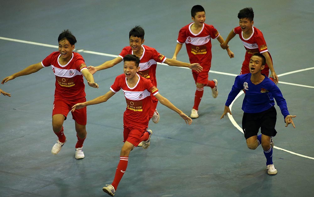 Giải trẻ em có hoàn cảnh đặc biệt 2018: Đánh bại chủ nhà TP.HCM, Hà Nội lên ngôi vô địch - Bóng Đá
