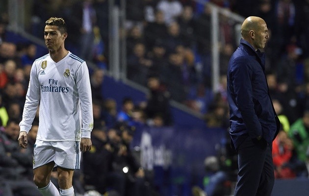 Real Madrid quá mong manh để vô địch! - Bóng Đá