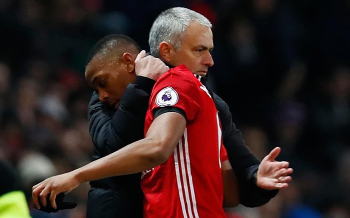 NÓNG: Mourinho 