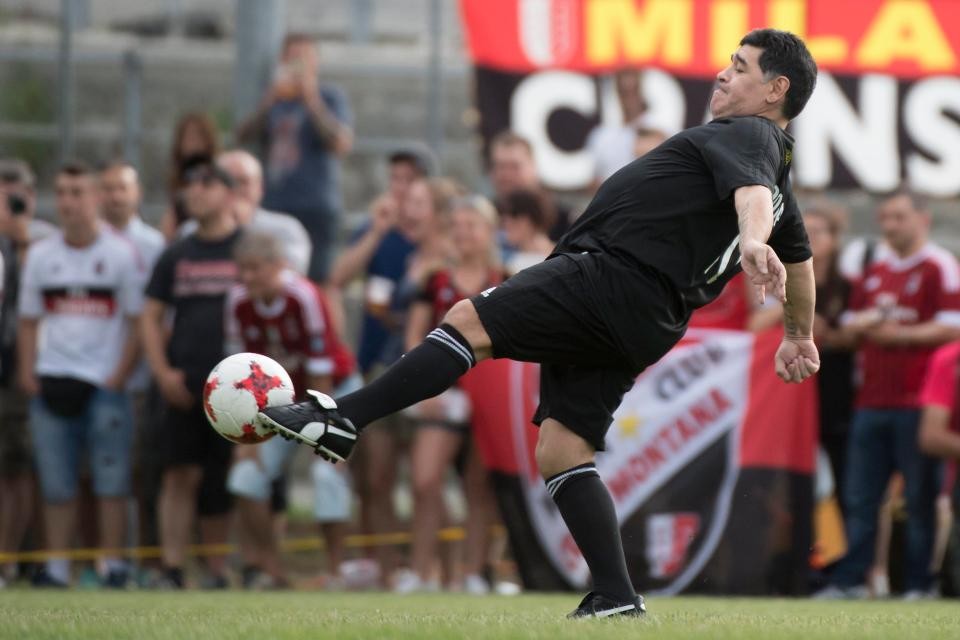Maradona và Ronaldo kề vai sát cánh tại Thuỵ Sỹ - Bóng Đá
