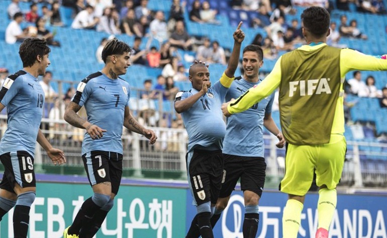 Ảnh sau trận U20 Uruguay - Bóng Đá