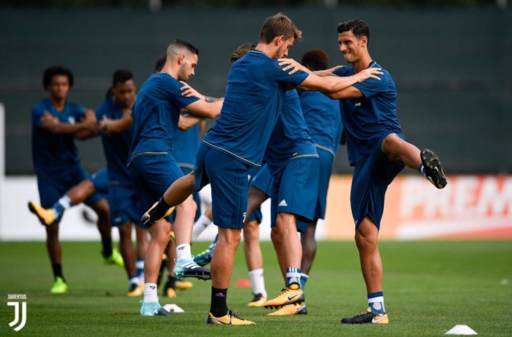Ảnh tập luyện Juve - Bóng Đá