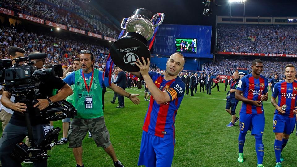 Chùm ảnh: Barcelona ăn mừng chức vô địch - Bóng Đá