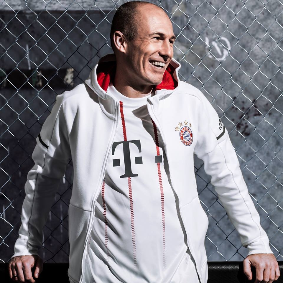 Bayern ra mắt áo đấu dự Champions League - Bóng Đá