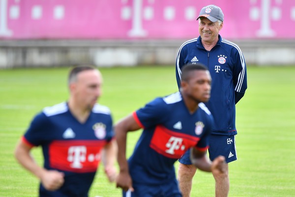Ảnh tập luyện Bayern - Bóng Đá