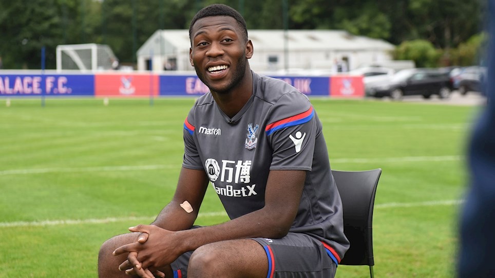 Ảnh Fosu-Mensah ra mắt Palace - Bóng Đá