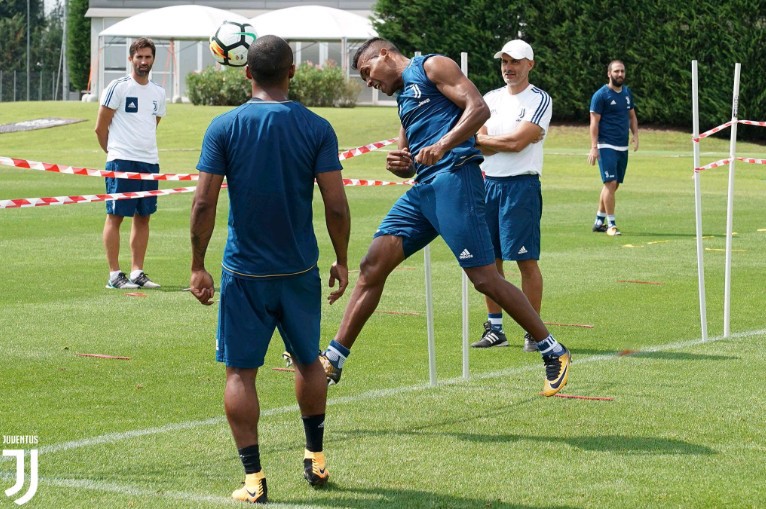 Ảnh tập luyện Juventus - Bóng Đá