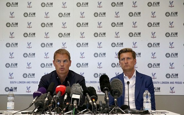 Chùm ảnh: Frank de Boer ra mắt Crystal Palace - Bóng Đá