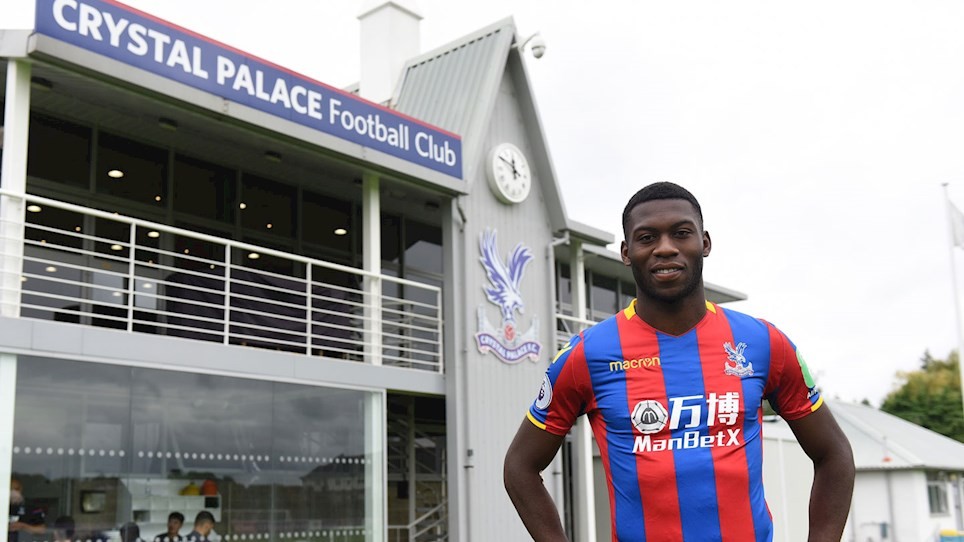 Ảnh Fosu-Mensah ra mắt Palace - Bóng Đá
