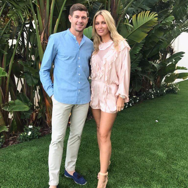 Ảnh Gerrard đi nghỉ mát - Bóng Đá