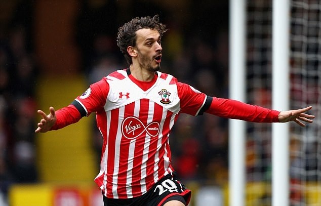 Chùm ảnh: Southampton ra mắt áo đấu mới theo phong cách cực độc - Bóng Đá