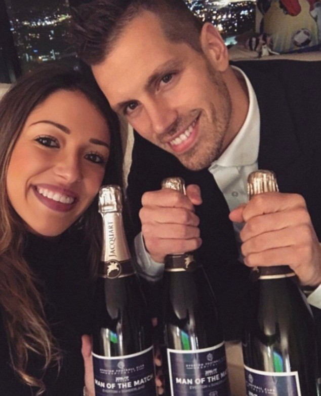Ảnh schneiderlin làm đám cưới - Bóng Đá