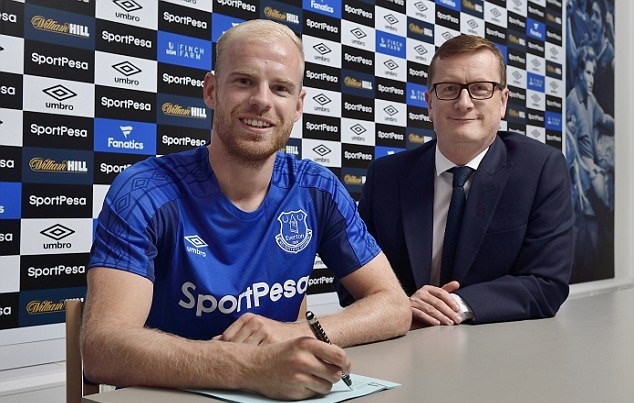 Chùm ảnh: Everton trình làng 2 bom tấn mùa Hè - Bóng Đá