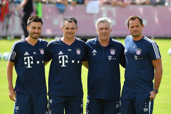 Ảnh tập luyện Bayern - Bóng Đá