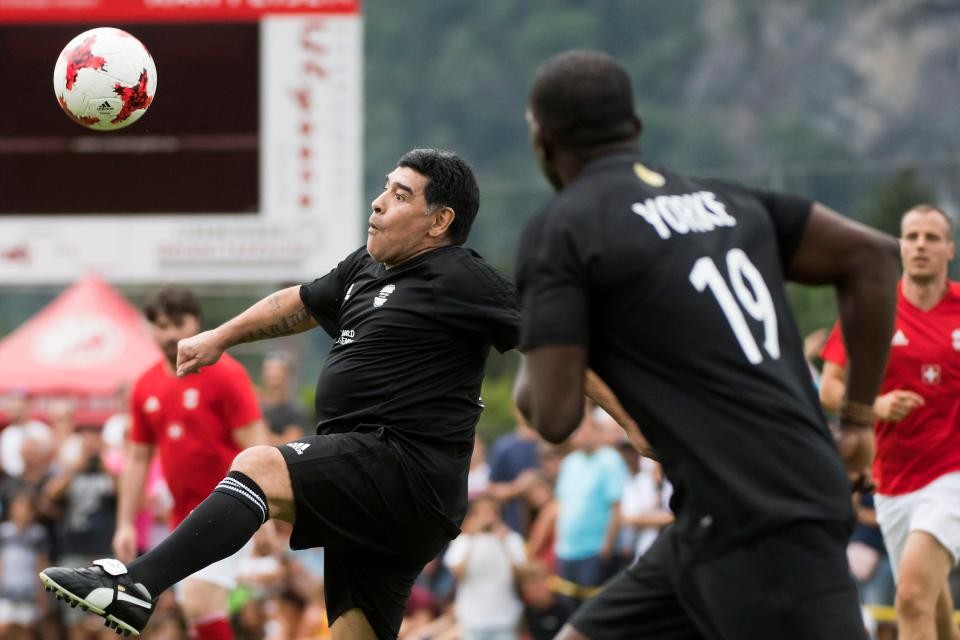 Maradona và Ronaldo kề vai sát cánh tại Thuỵ Sỹ - Bóng Đá
