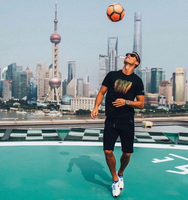 Ngày thứ 2 của Ronaldo tại Trung Quốc - Bóng Đá