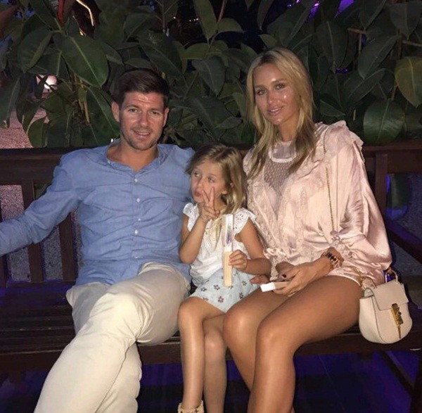 Ảnh Gerrard đi nghỉ mát - Bóng Đá