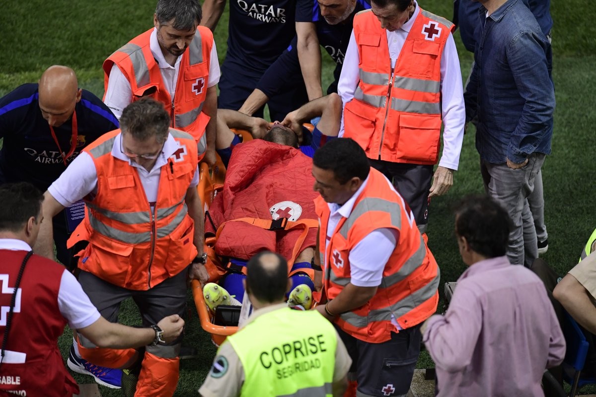 Chùm ảnh: Đè bẹp Alaves, Barca có quà chia tay Enrique - Bóng Đá