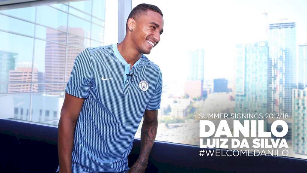 Danilo và những hình ảnh trong ngày đầu tiên gia nhập Man City - Bóng Đá