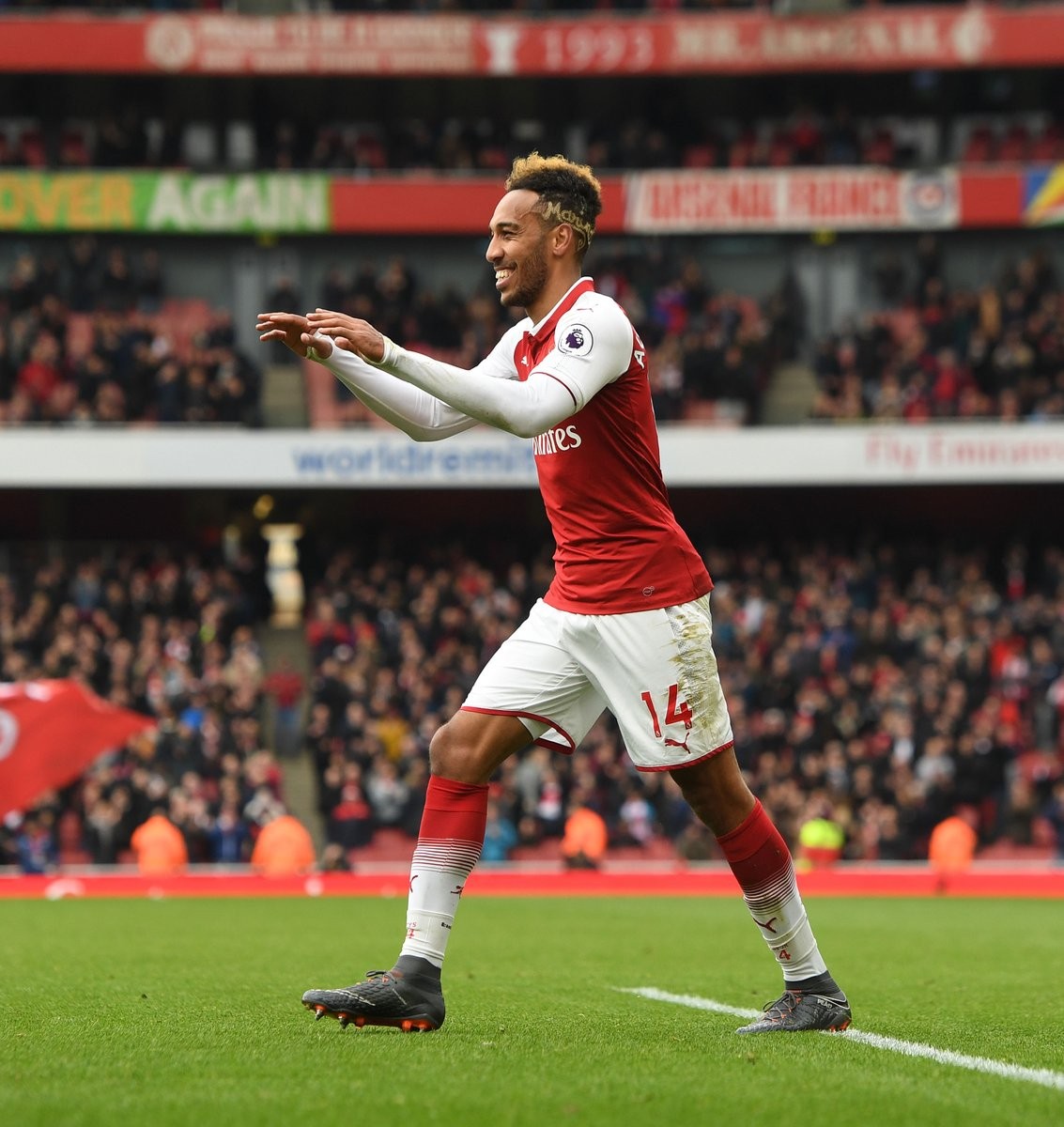 Aubameyang rực sáng ở Arsenal: Xứng đáng từng xu - Bóng Đá