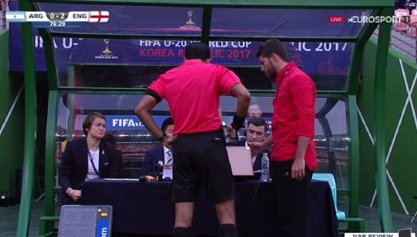 World Cup U20: Trọng tài video gây ấn tượng - Bóng Đá