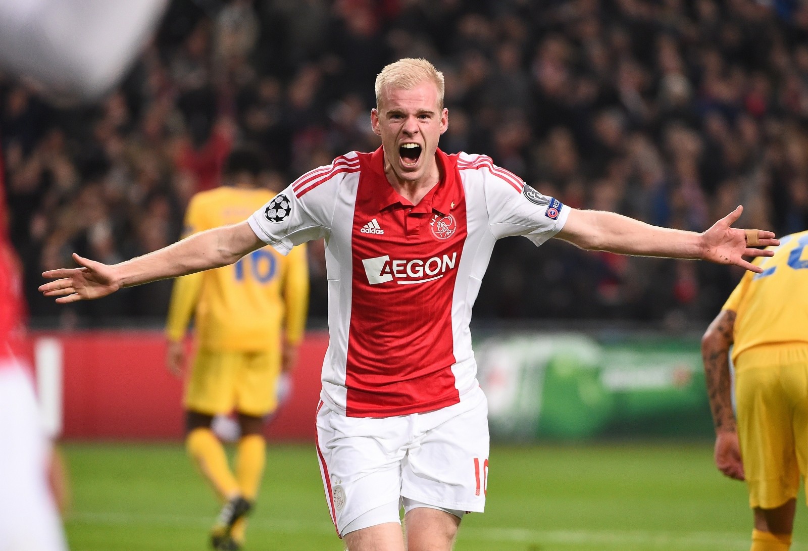 Đội hình kết hợp Ajax & Man United: Davison Sanchez 
