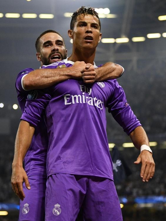 Đến Trung Quốc, Ronaldo sẽ 'tắm trong tiền' - Bóng Đá
