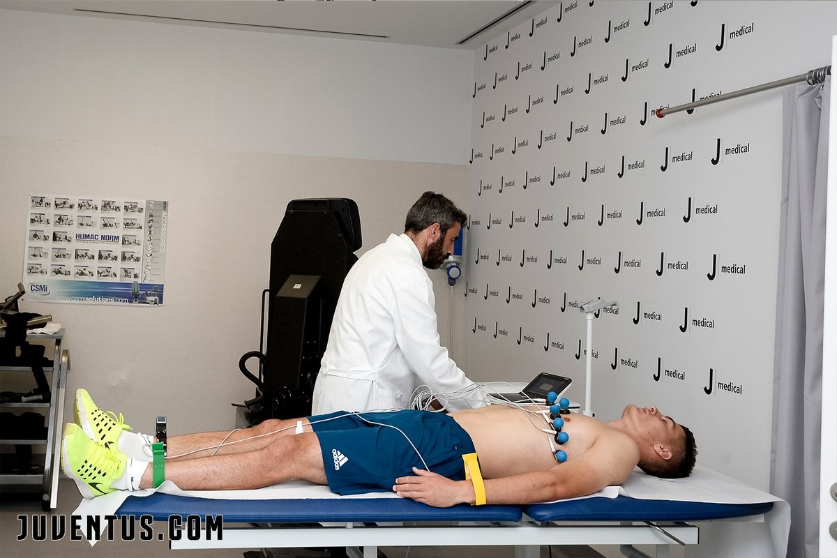 Chùm ảnh: Patrick Schick rạng rỡ tại Juventus - Bóng Đá